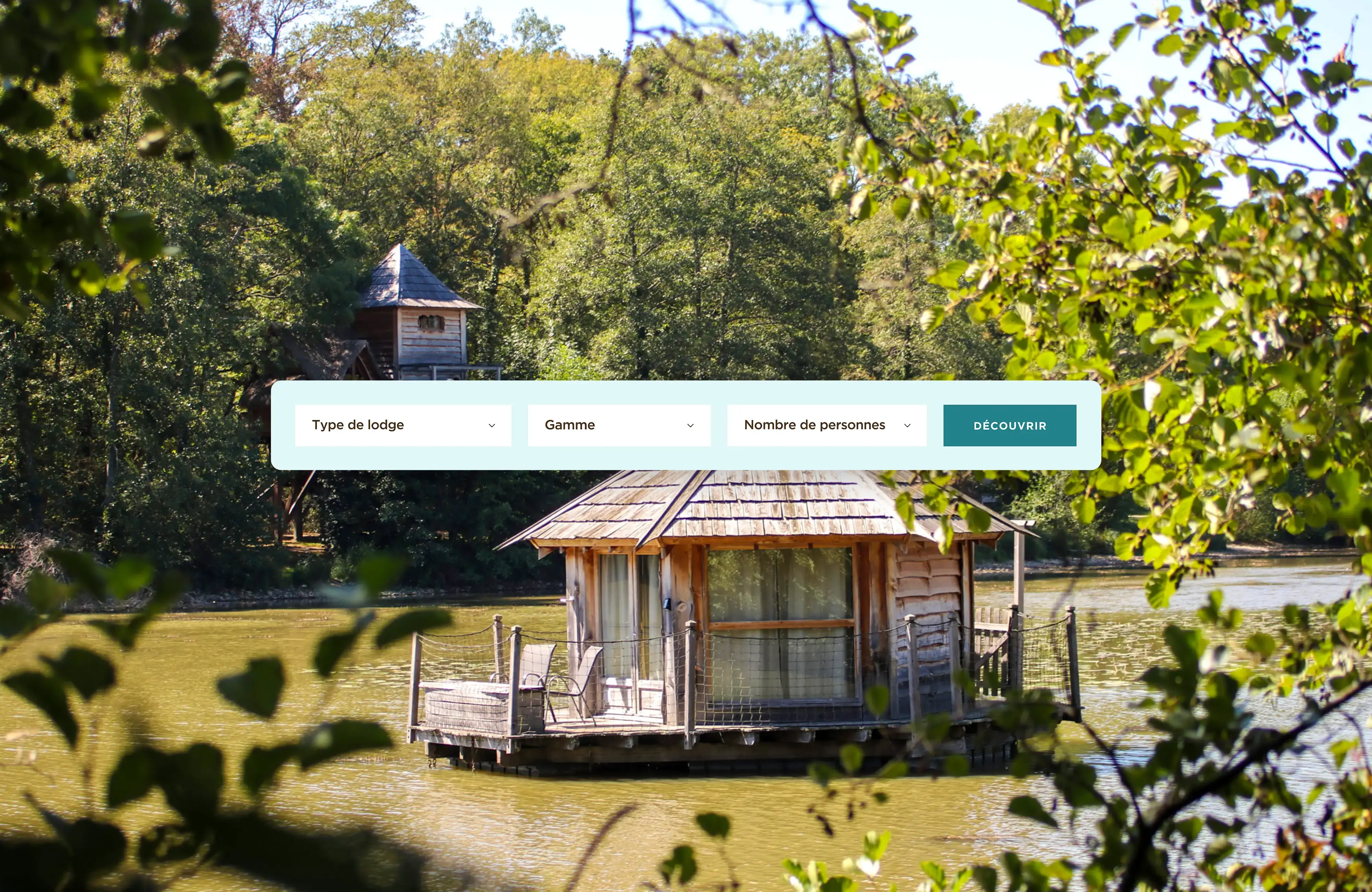 Vue de la barre de recherche / filtre d'un lodge, avec en arrière-plan la photo d'un lodge sur l'eau